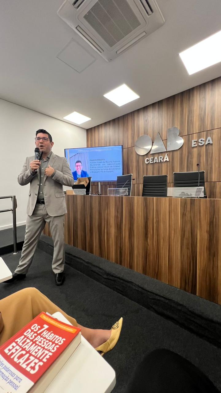 Paulo Verçosa palestrando na OAB Ceará